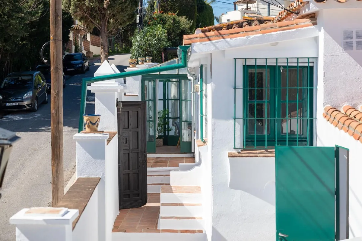 f6e3d80b-263a-4165-82d3-48a0b802f404