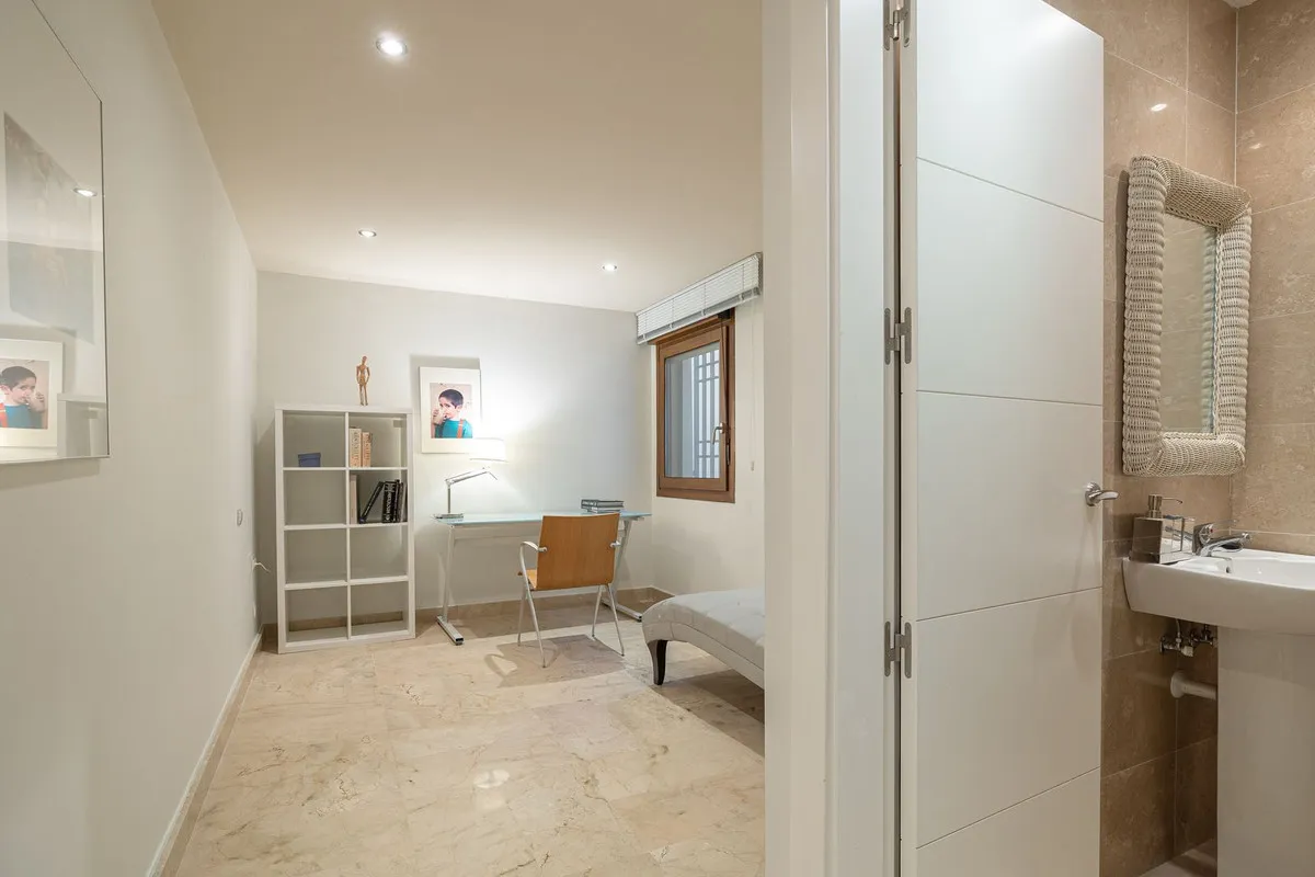 2ba840f7-64f2-4969-85e1-cda5b1cfffe1