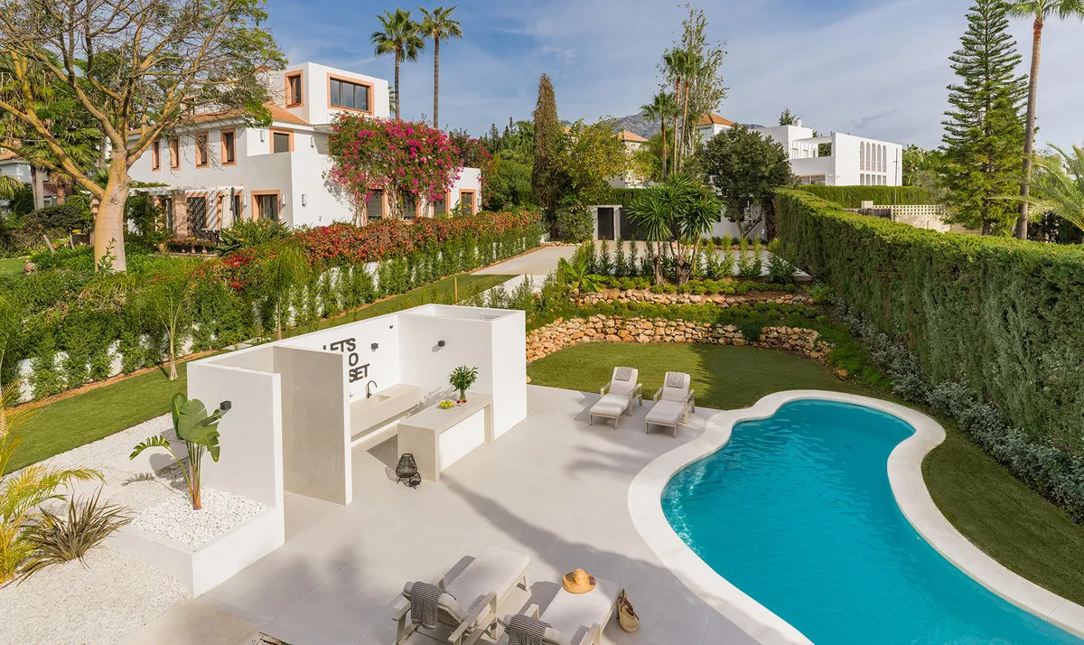 3efdd774-519c-427f-878c-2c3470e5792d