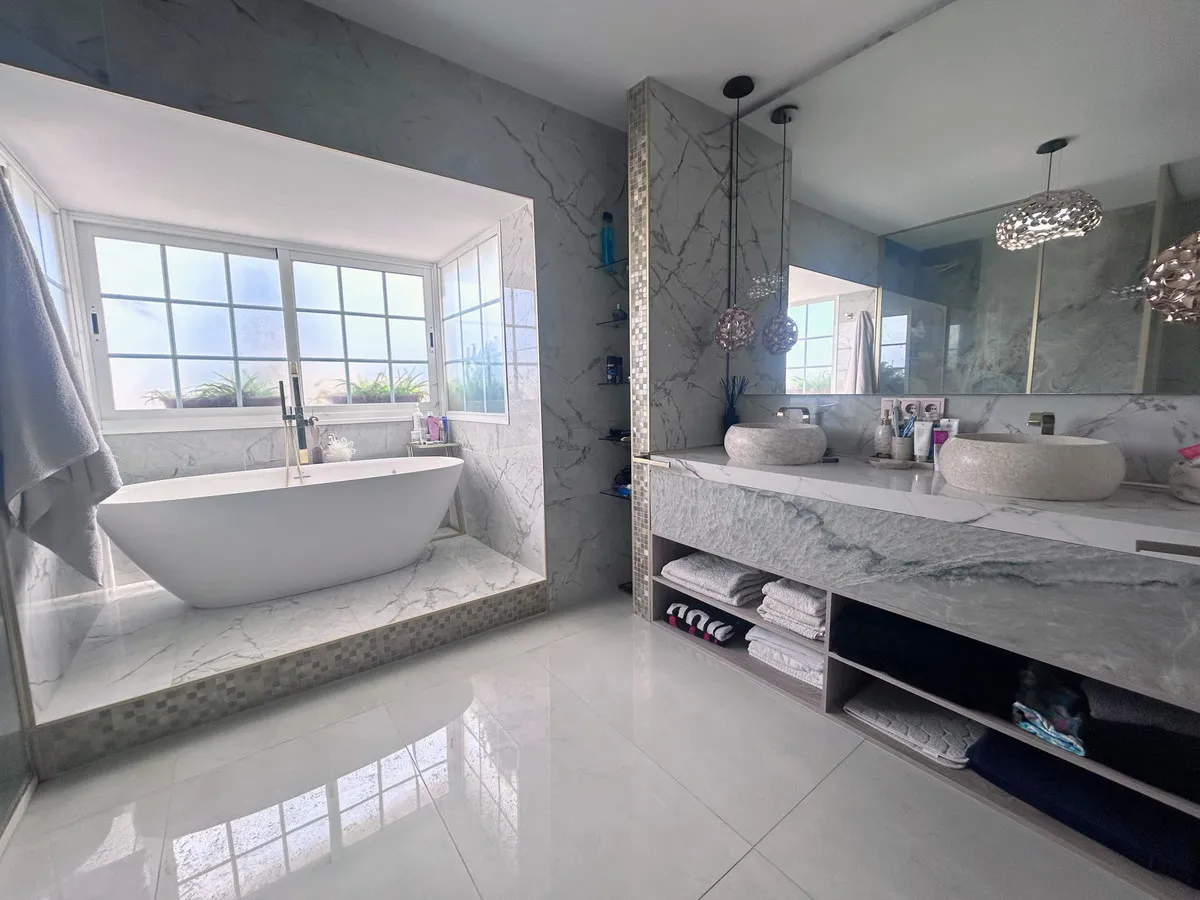 4313ffd8-93cf-49eb-bde2-f78b0ffef283