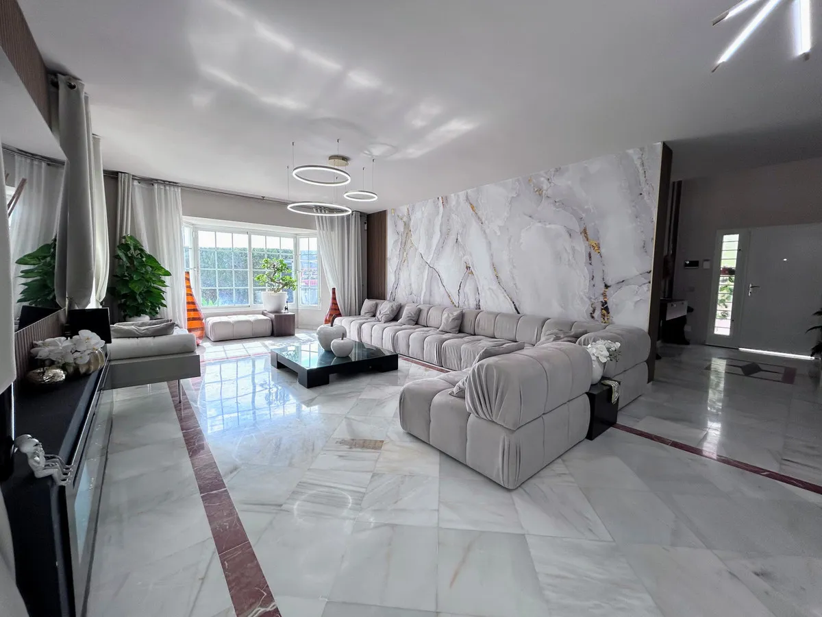 f8cdfc90-918c-4a1f-bf07-797755e1d19d