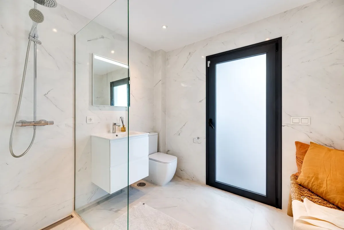 083ca624-661b-45bb-869d-1b486456340a