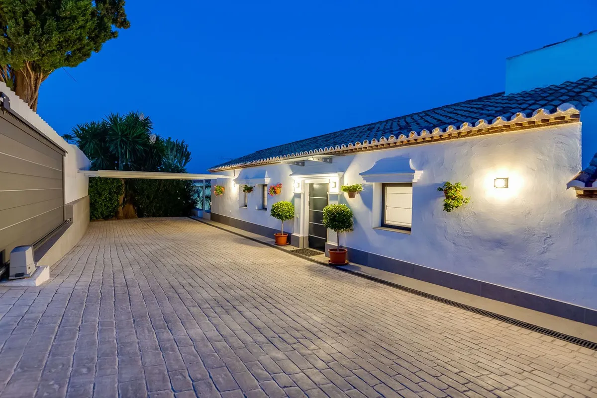 3e5b5d22-b28b-4f72-bee8-de0336848d54