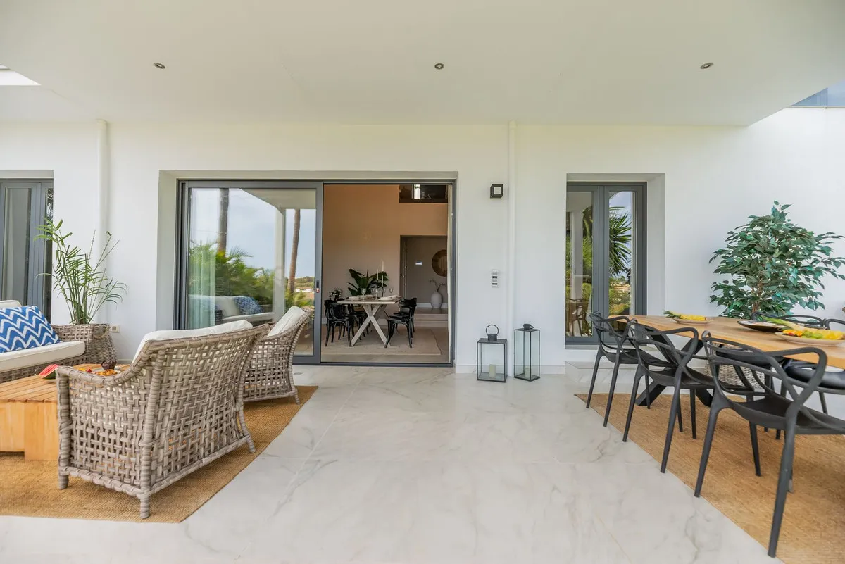 5f301ac8-5b60-4263-a6c4-2a9faff02fcd