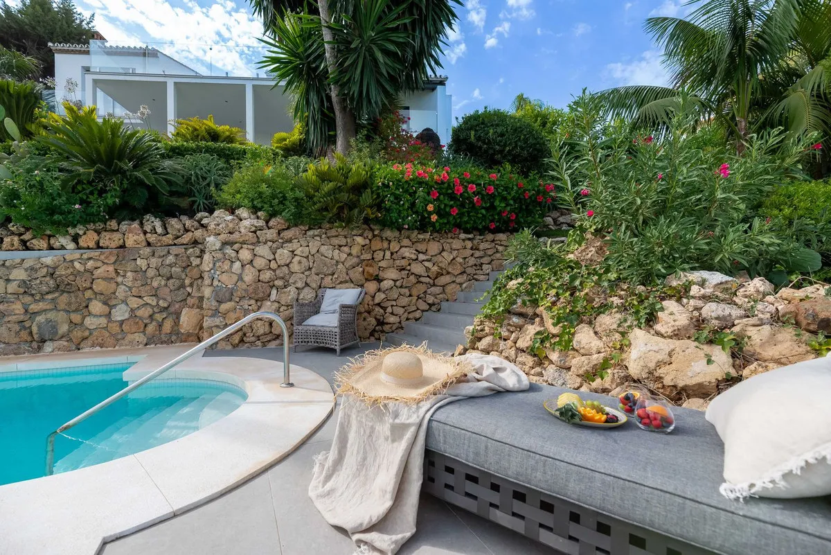 6f7e281b-1daa-4965-9f79-19ae05be1ff9