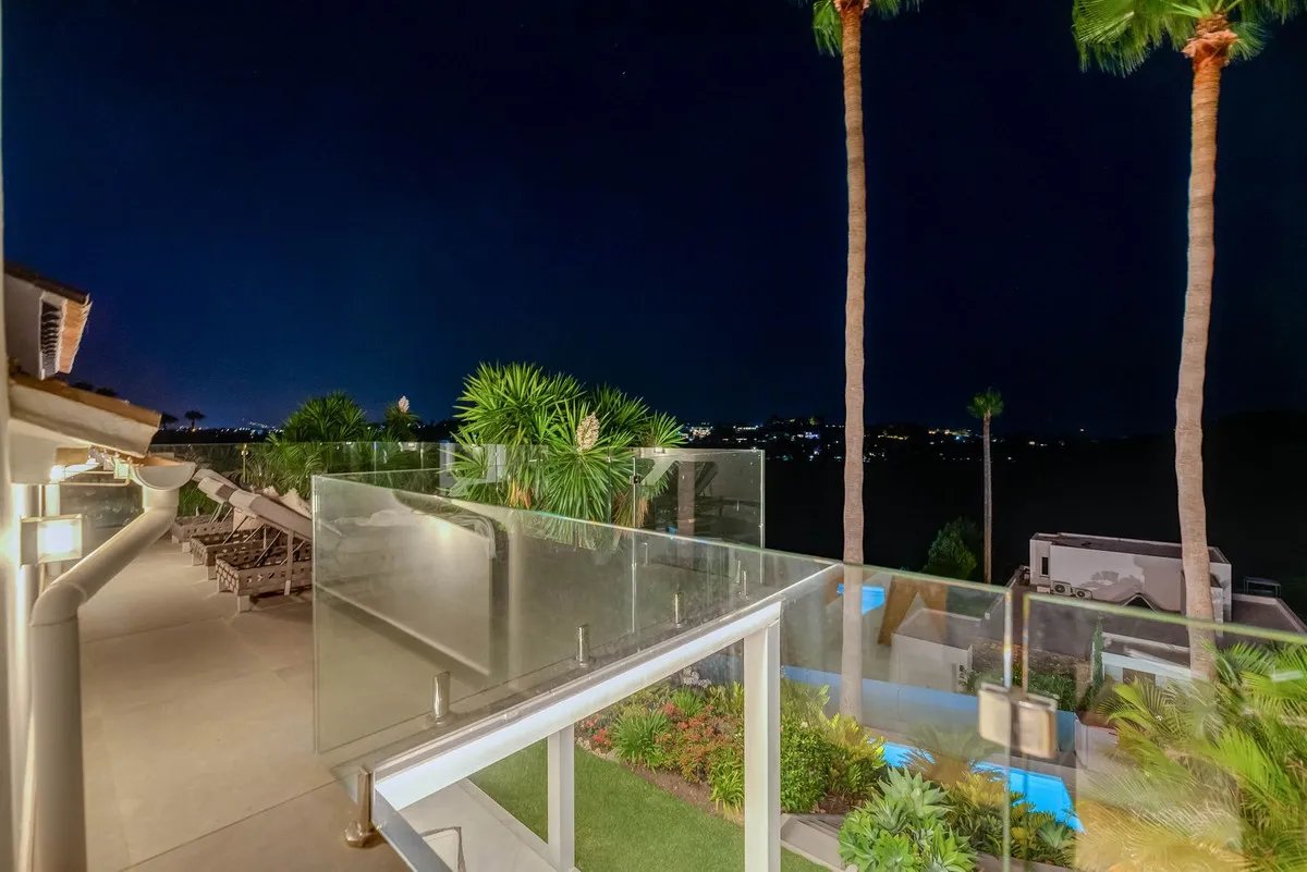 8af2e531-3a2f-4b15-b3d7-67a16e71beb0