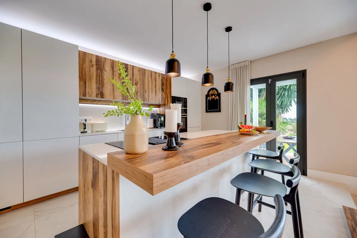 904f2b0d-7c8f-471e-bf38-7d9b20d28b63