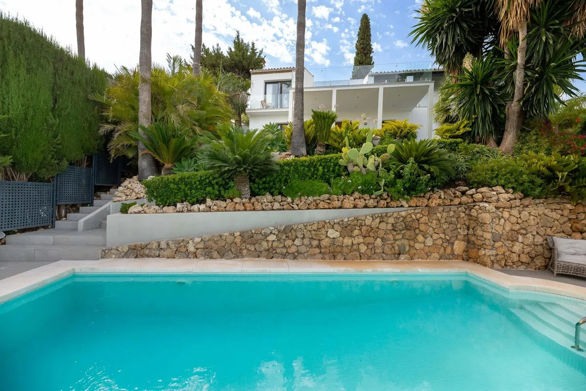 a6c42e11-4cde-4c64-b9ba-fa0db81c5b85