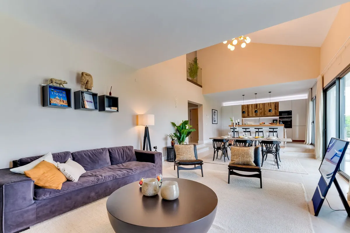 bdb09722-470e-4db3-b5b3-730f6f7c7f14