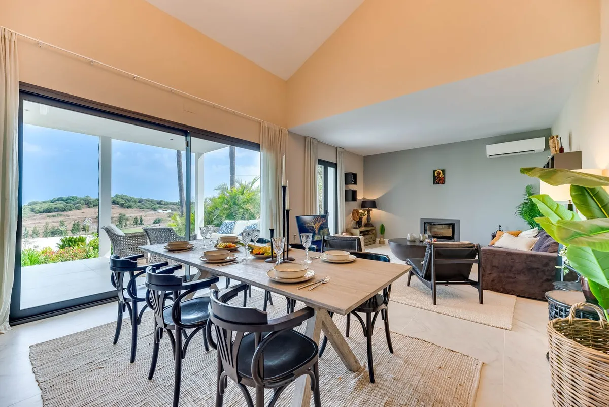 d3e3350a-8bdd-4f75-82e3-3d0b219c80a1