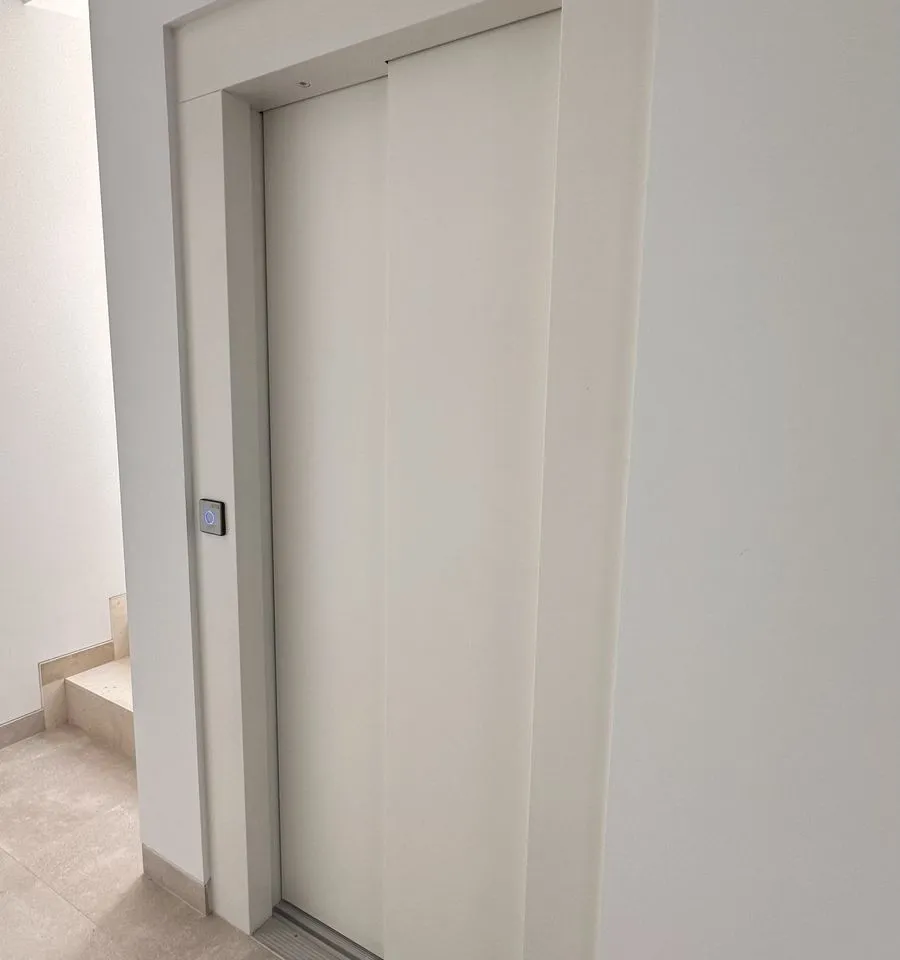 89733237-e682-441d-981b-1180c5b568a8