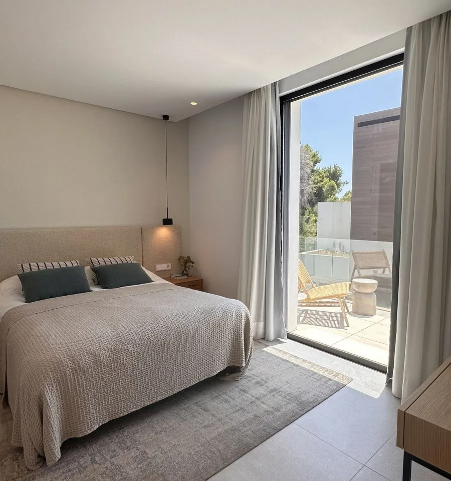 fc700c23-b71e-4faa-a380-2f2f8f0667c8