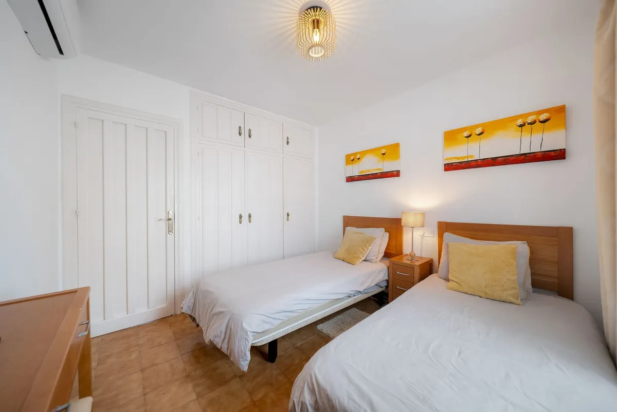 095401ca-d6c8-44f2-8b57-ea7fefbb1035