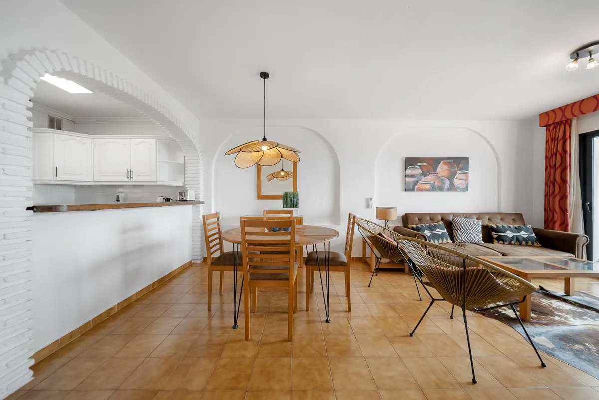 47721a82-73b1-4c3d-9894-5c0147b87905