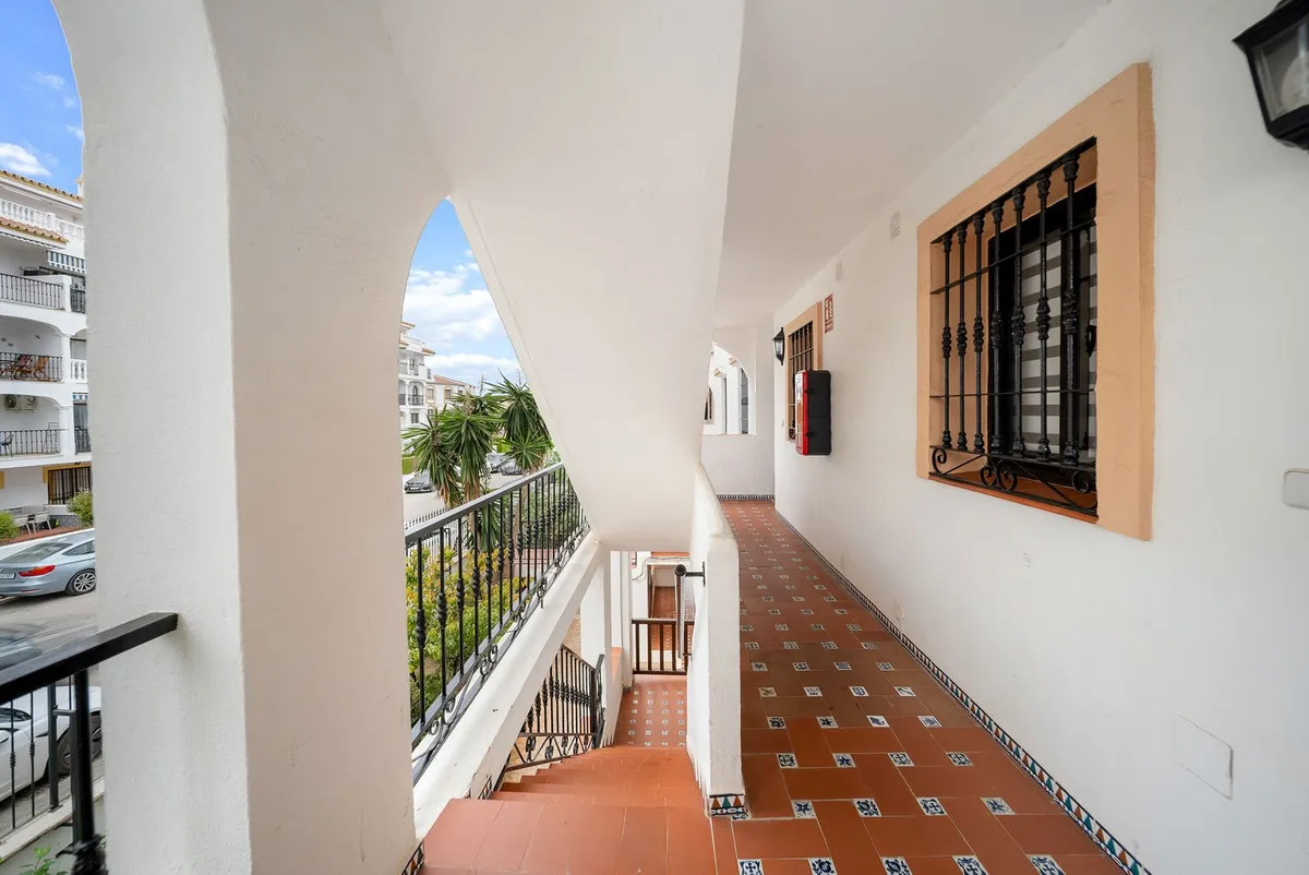 6d93e00c-1b89-40d0-a9ee-fe5d69f8946b