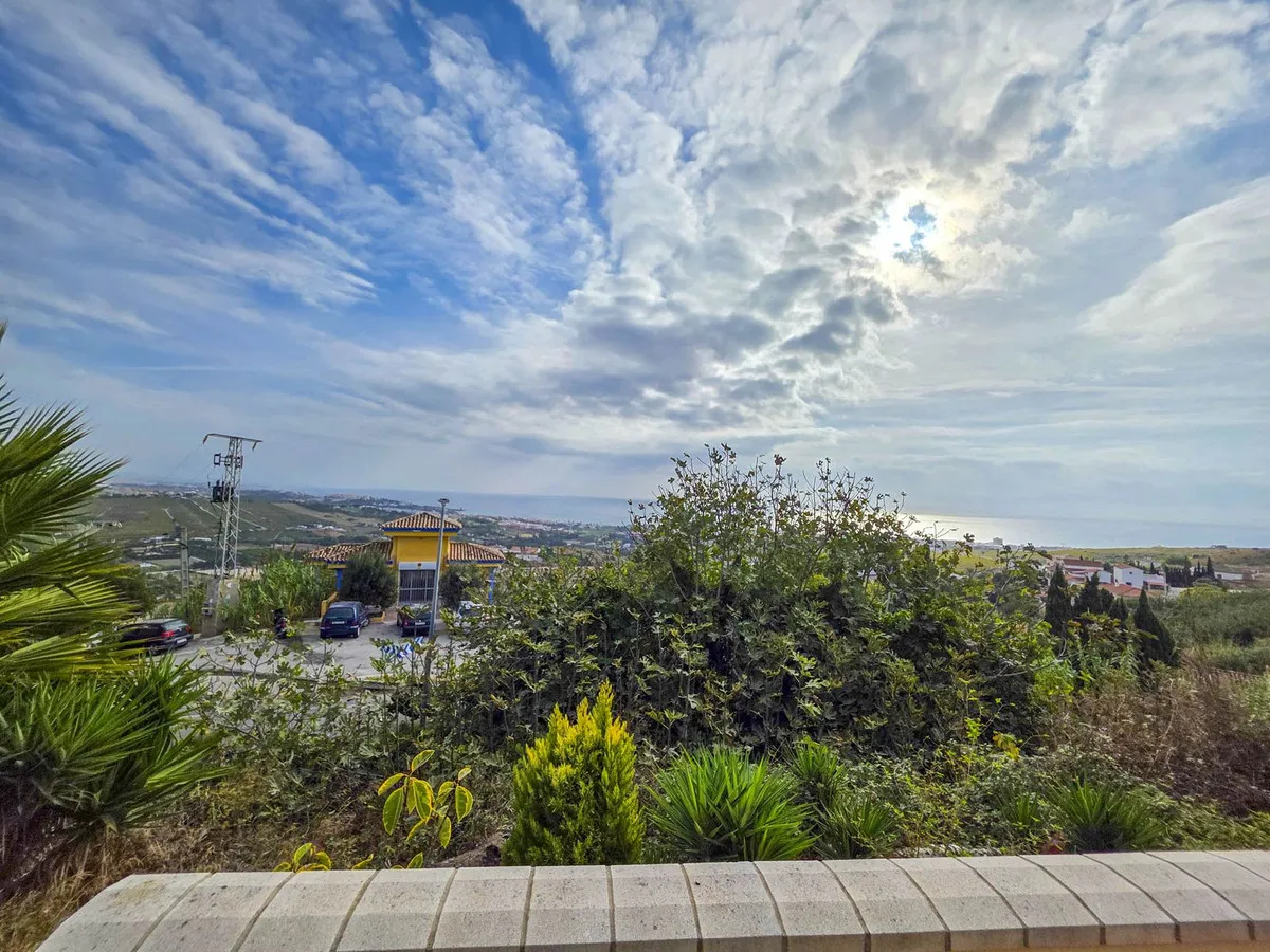 e0f1d5d4-cc74-42f8-9b48-de6095c66a9a