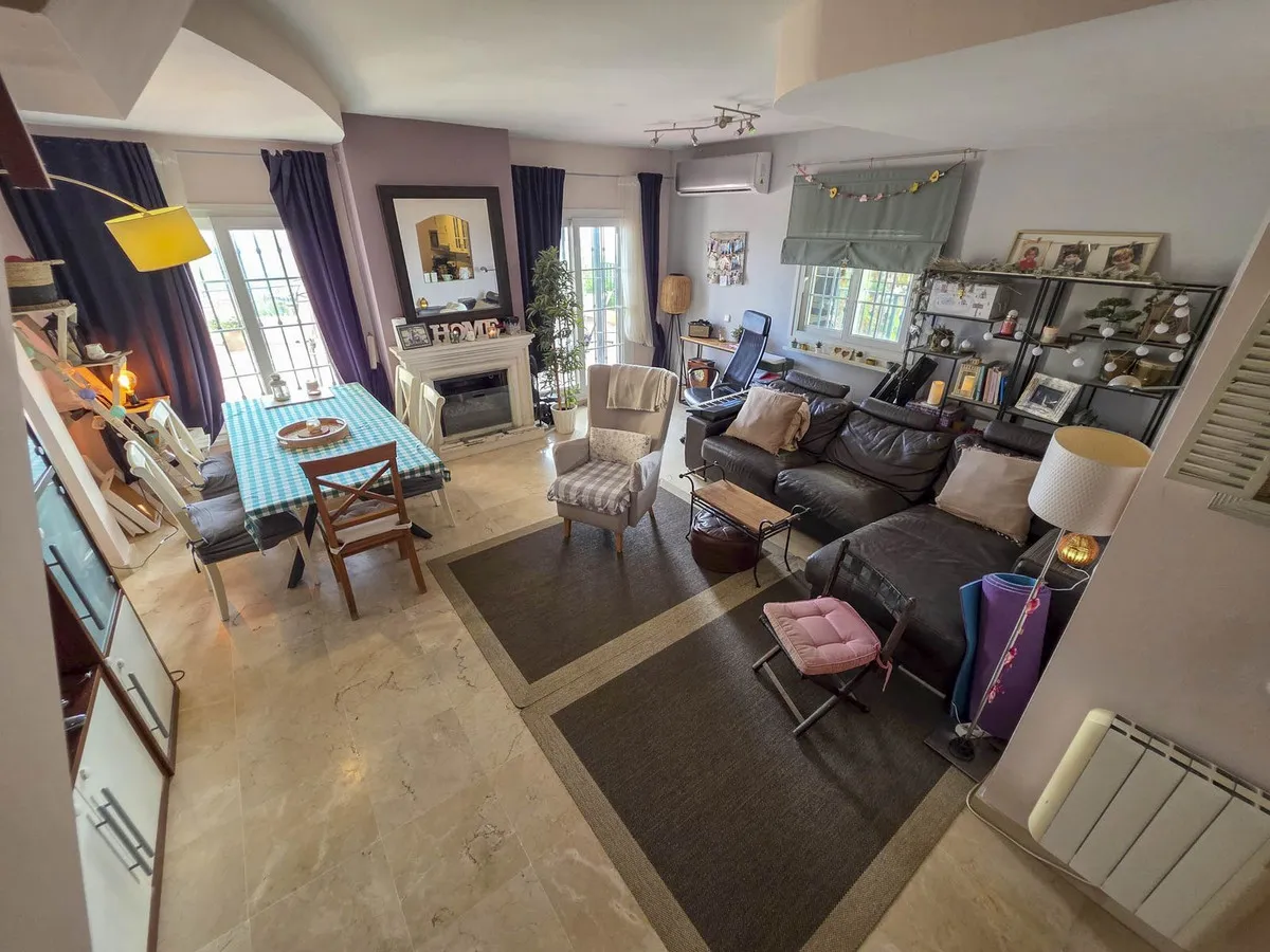 fb20d339-5733-4735-b8d2-90b757d838b3