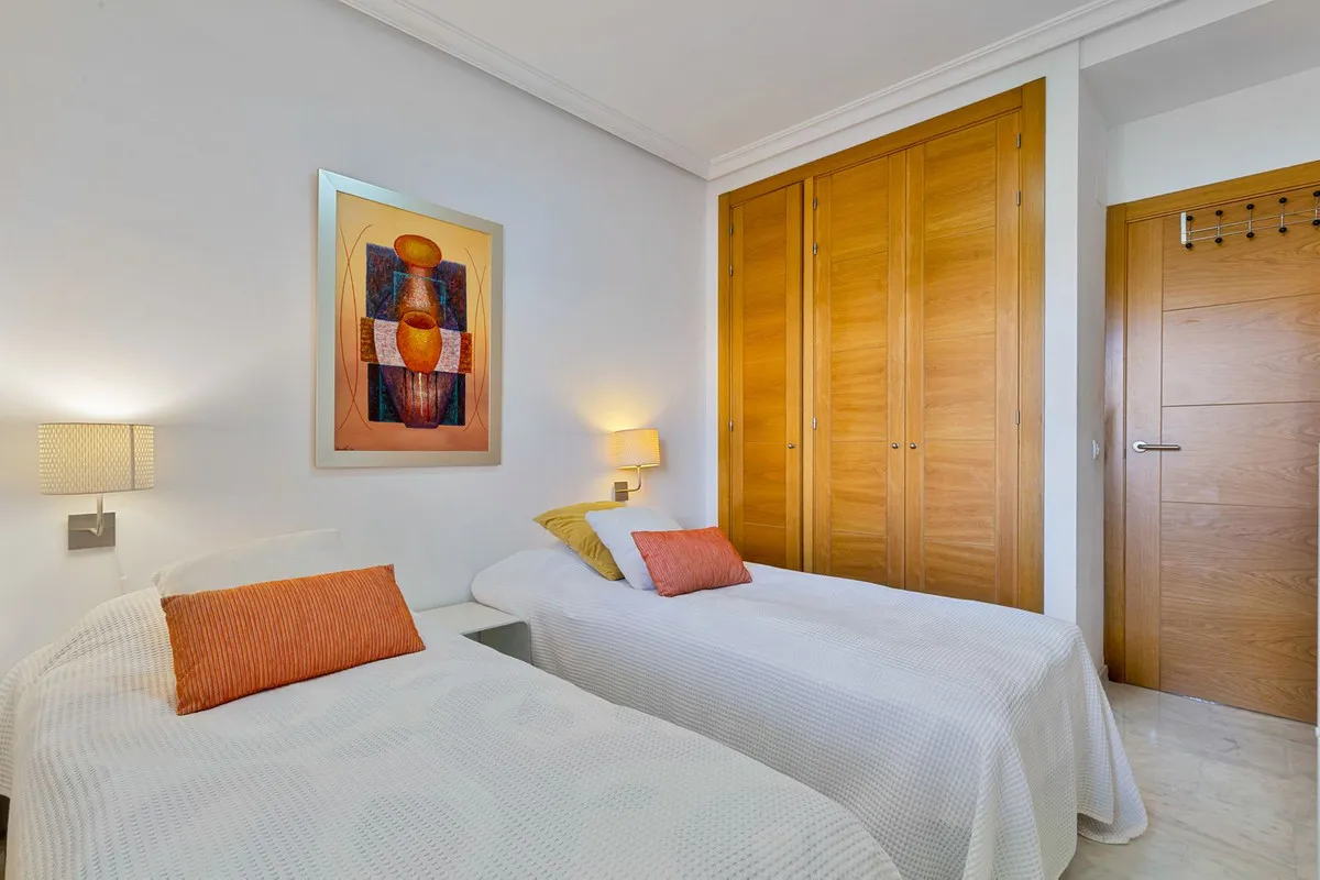 4caa7b82-63a6-4dcb-ab7c-81fa72230a07