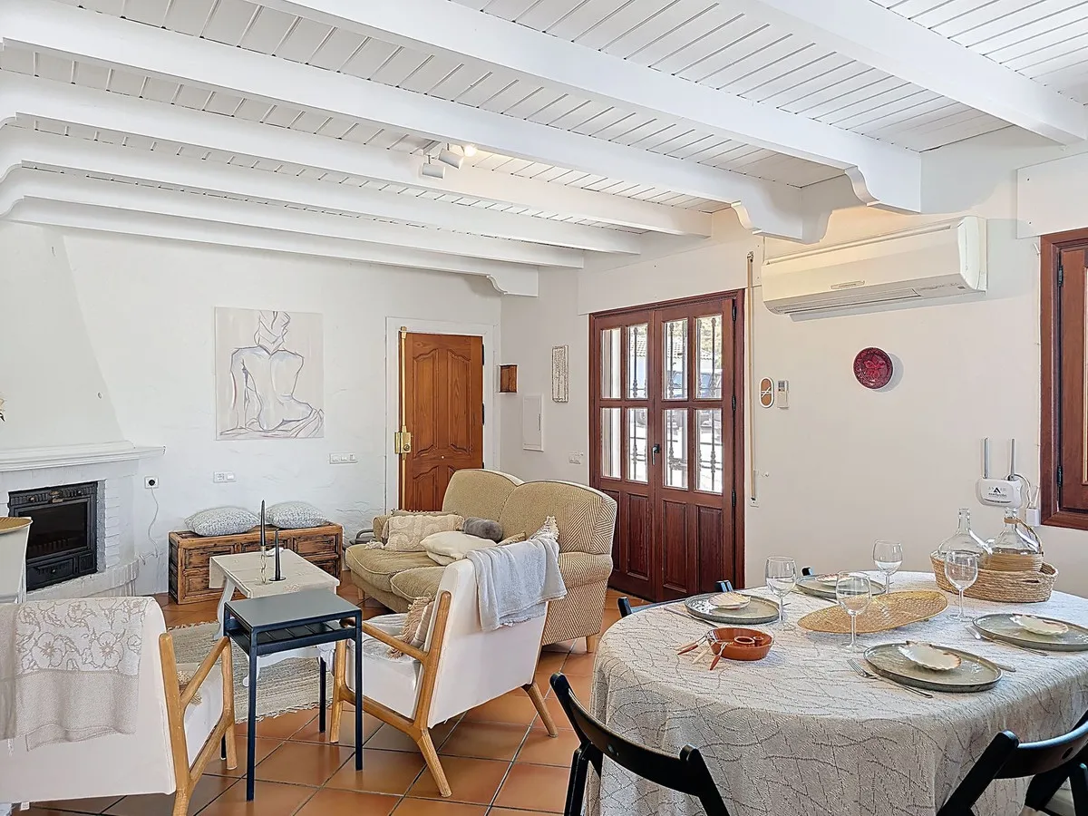 7d93d854-f85a-4243-80d0-c6246353c3da