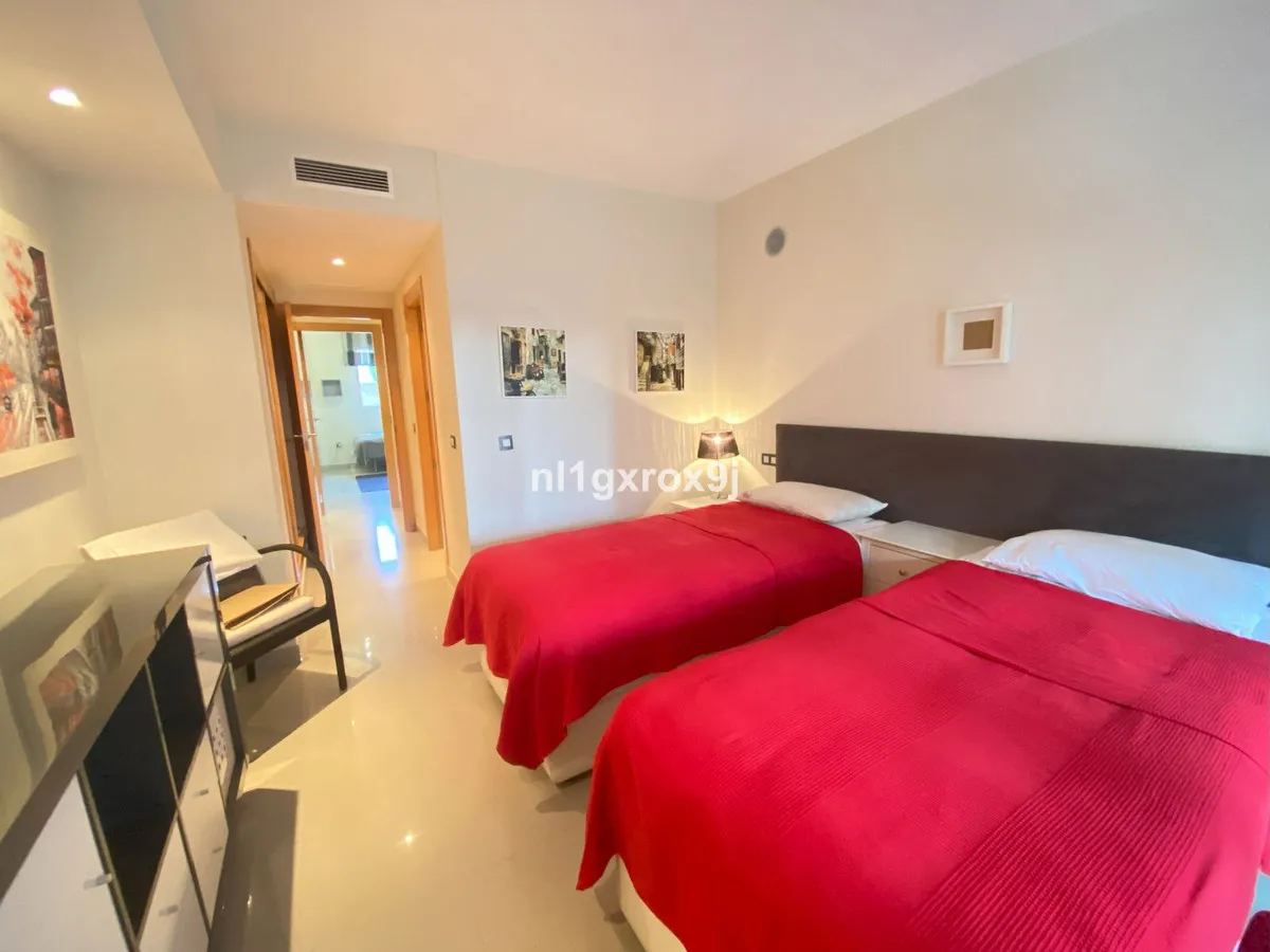 5a35f53b-596a-4ab2-afa3-8d8ad3b09ba0