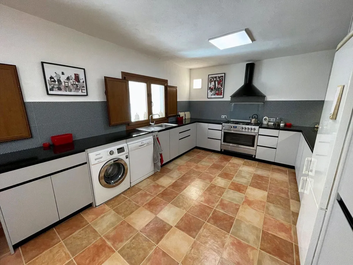 6b571c27-e4b1-454a-a213-d782dcb923db