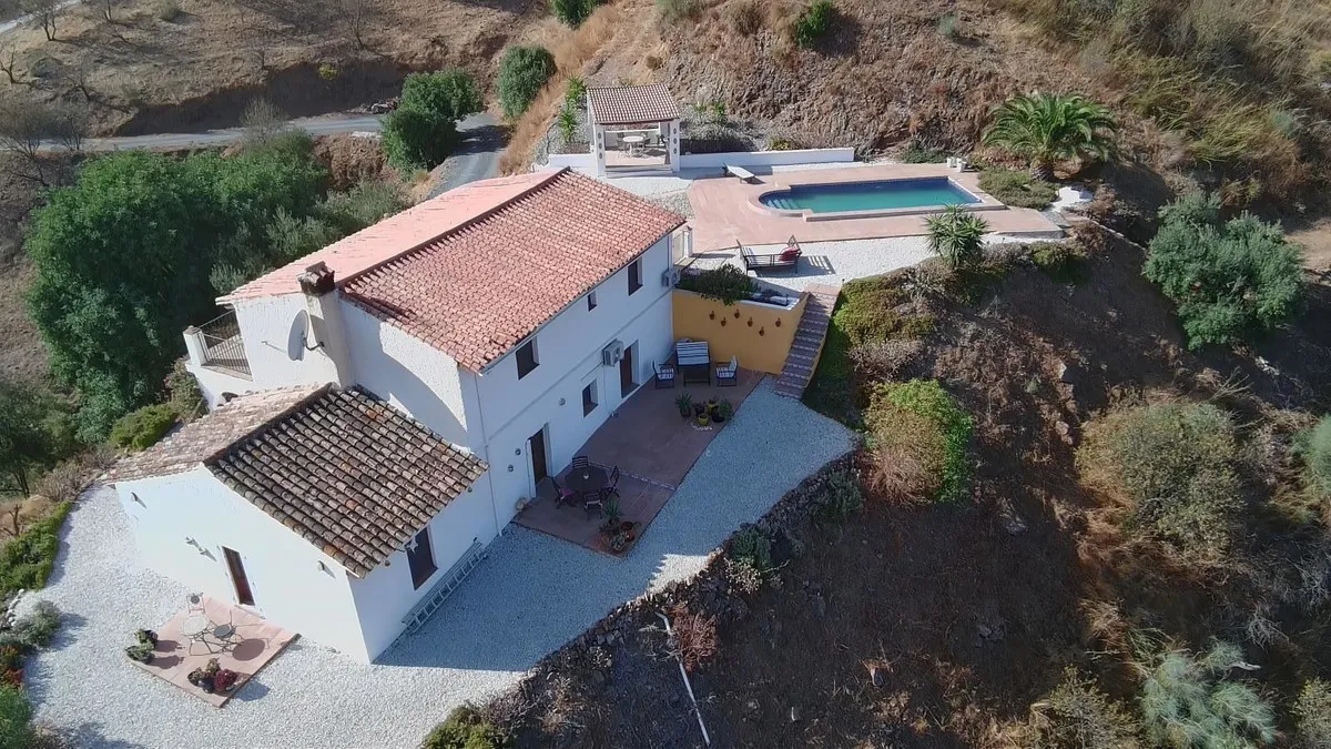 cd05116f-22cf-40bc-83e2-218806f98a24