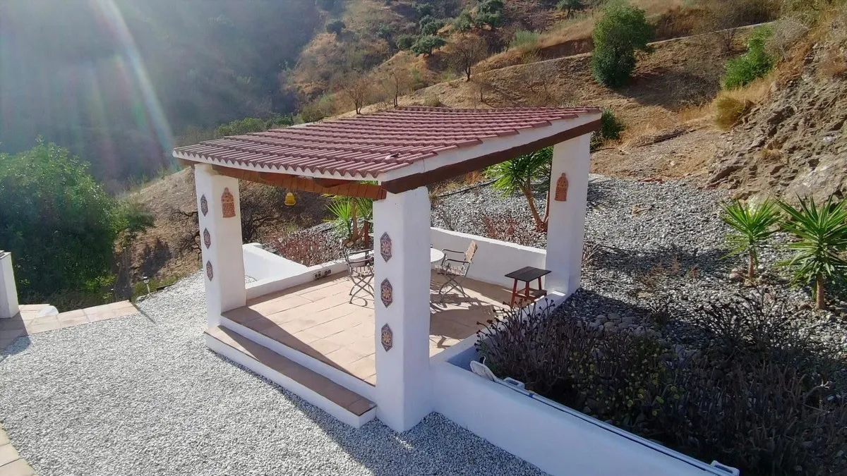 f0f1f4d5-e431-49f1-89f5-38a7bc855aa9