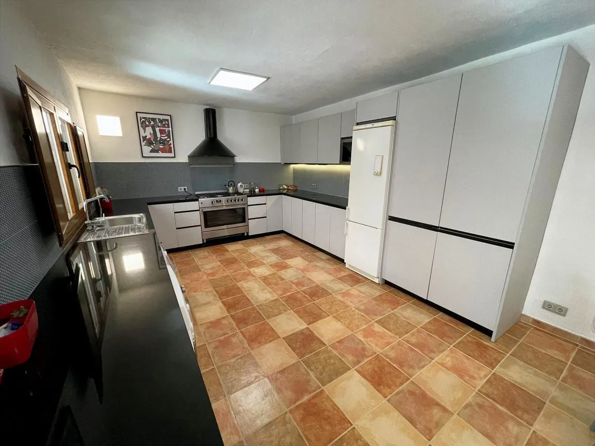 f2ad4b9a-168d-4195-9258-8424c1ee0f9b