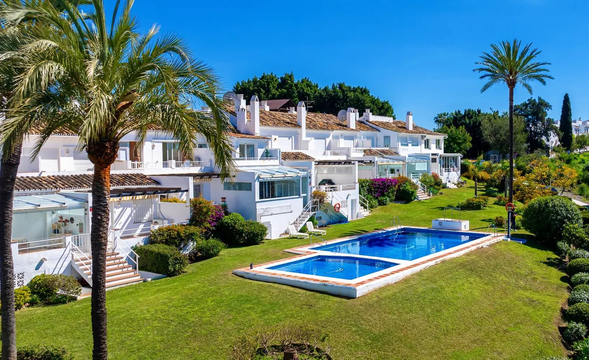 7e2649c9-3289-41b5-8cea-2d6bffd0a58f