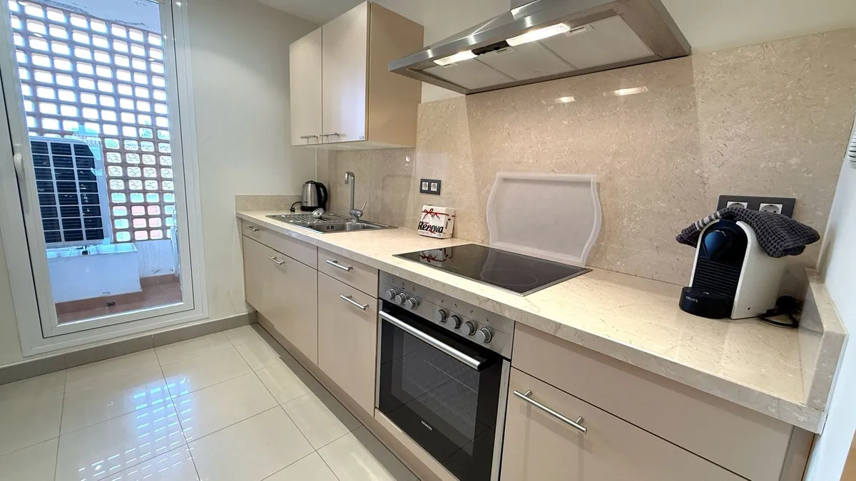 e2f8d689-c7fa-4fe8-a7e7-d038d1dd21a8