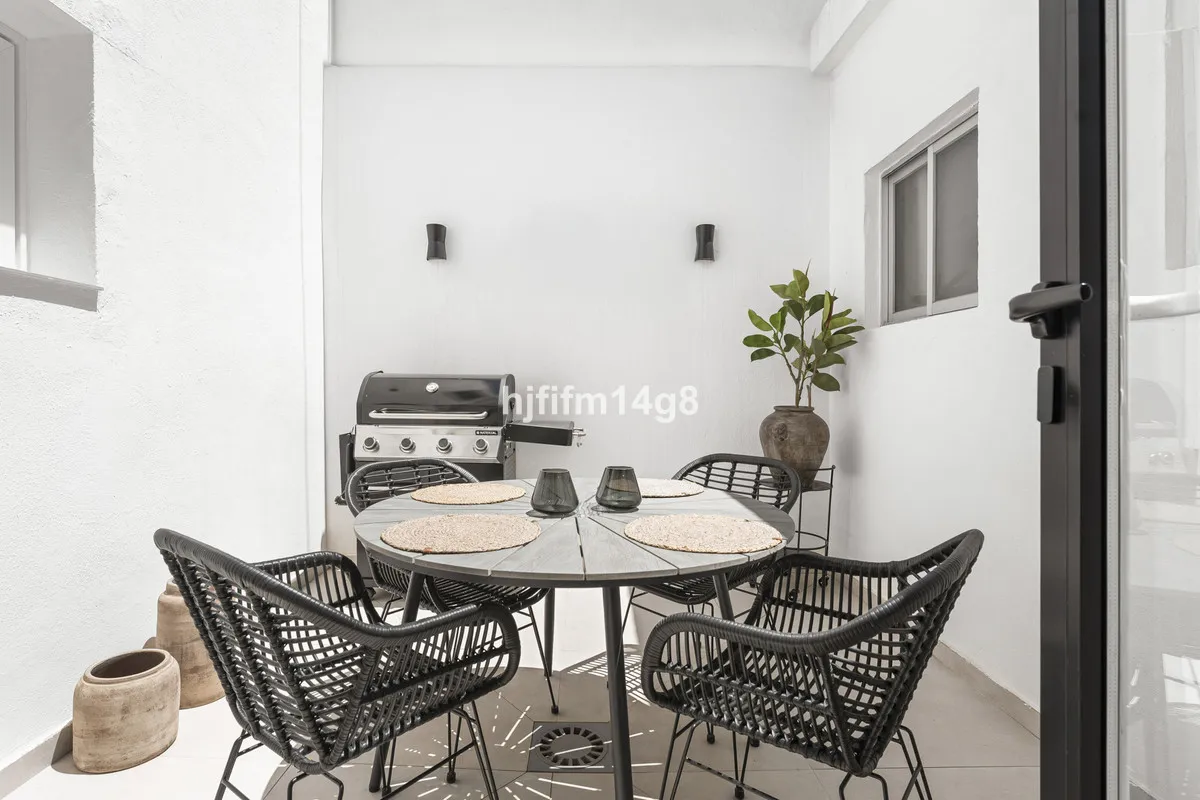 4e8940a4-7798-4a02-8e52-f40879d5c264