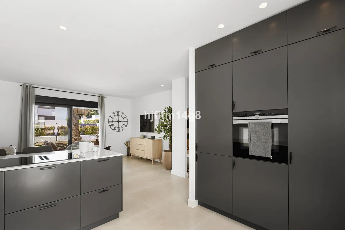 891d64ee-24a3-4625-b6c0-0e922d8a895c