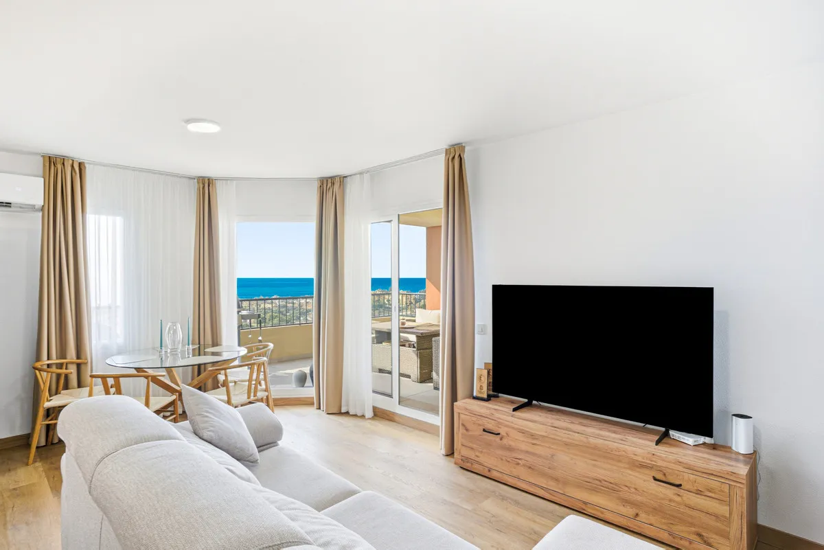 69773351-474f-4b4e-840c-084ed3f57b7c