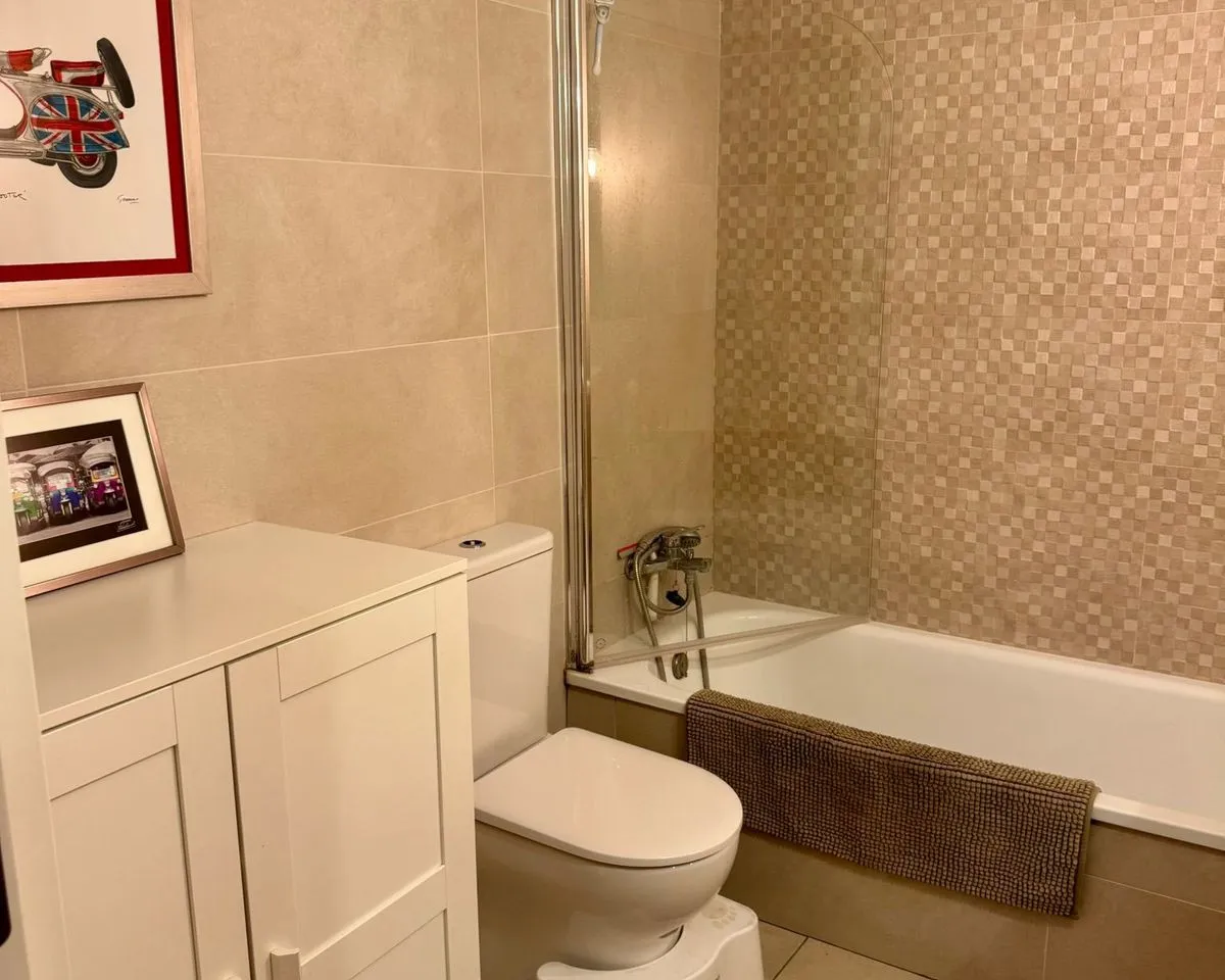 5c2eece4-aa7b-4df0-94b6-6554b5c31ee0