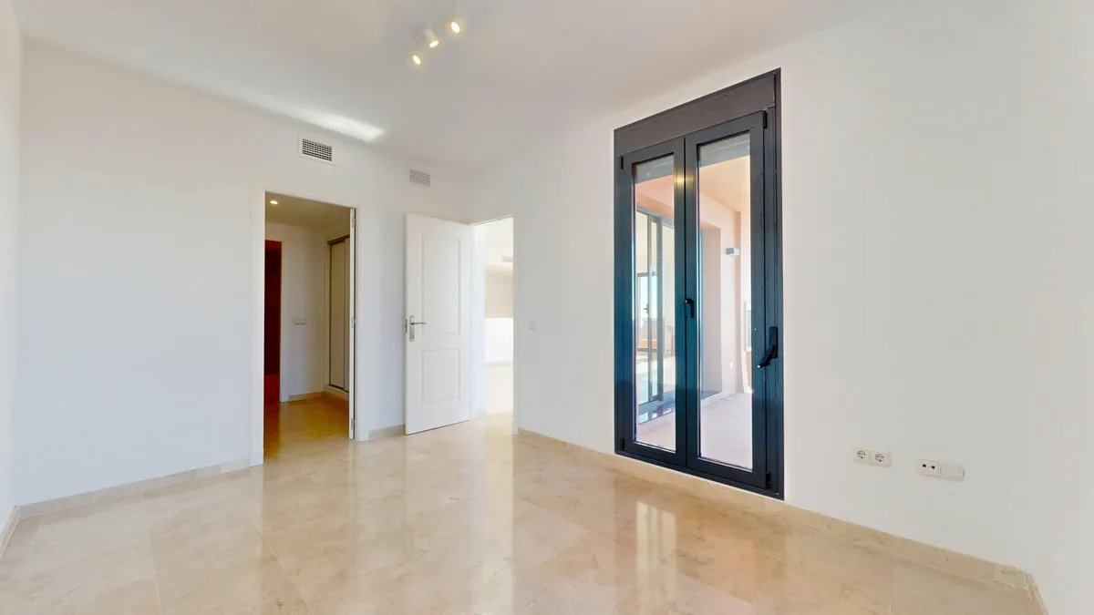 98a18589-be3d-4dbf-b3a7-a925b857664f