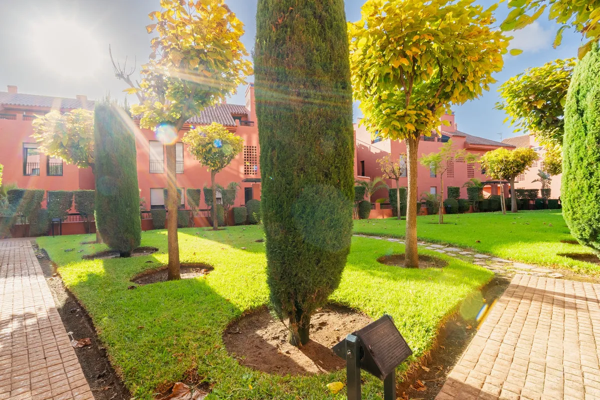 b37fc633-e20e-45cd-906d-b1287cee6e32