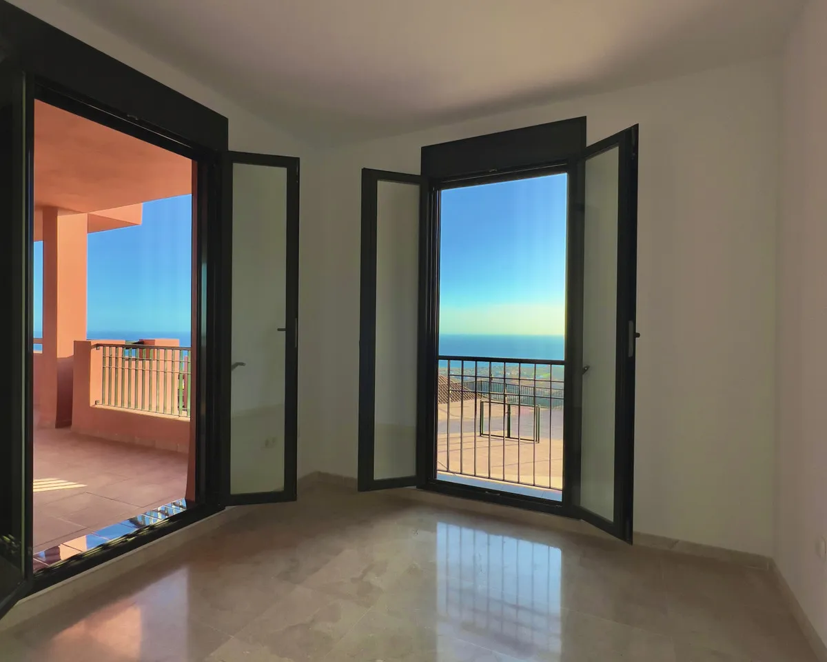 fbac9f62-a6c5-466c-9575-7c8aa8d9bfb3