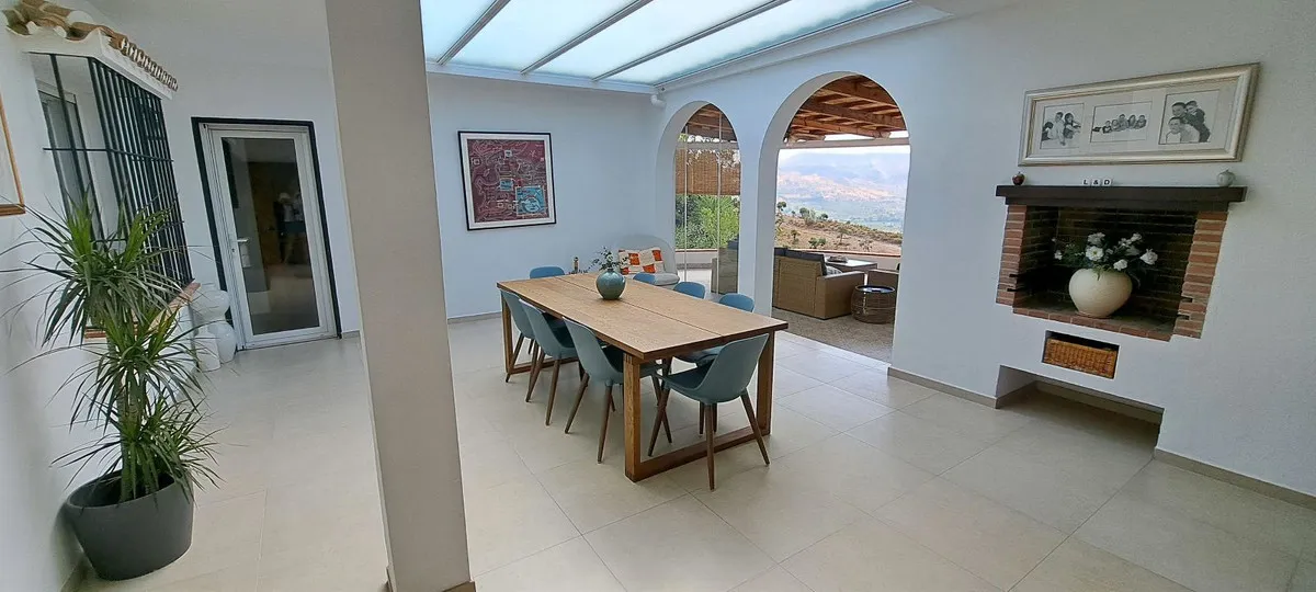 29a8f494-0a23-40f9-8610-f7cb6b066e0f