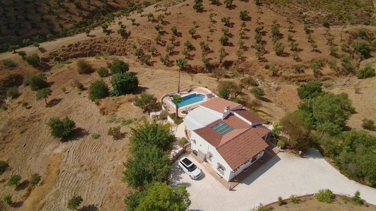 9860ea69-9b0d-4afc-8ea2-eba52a30e196