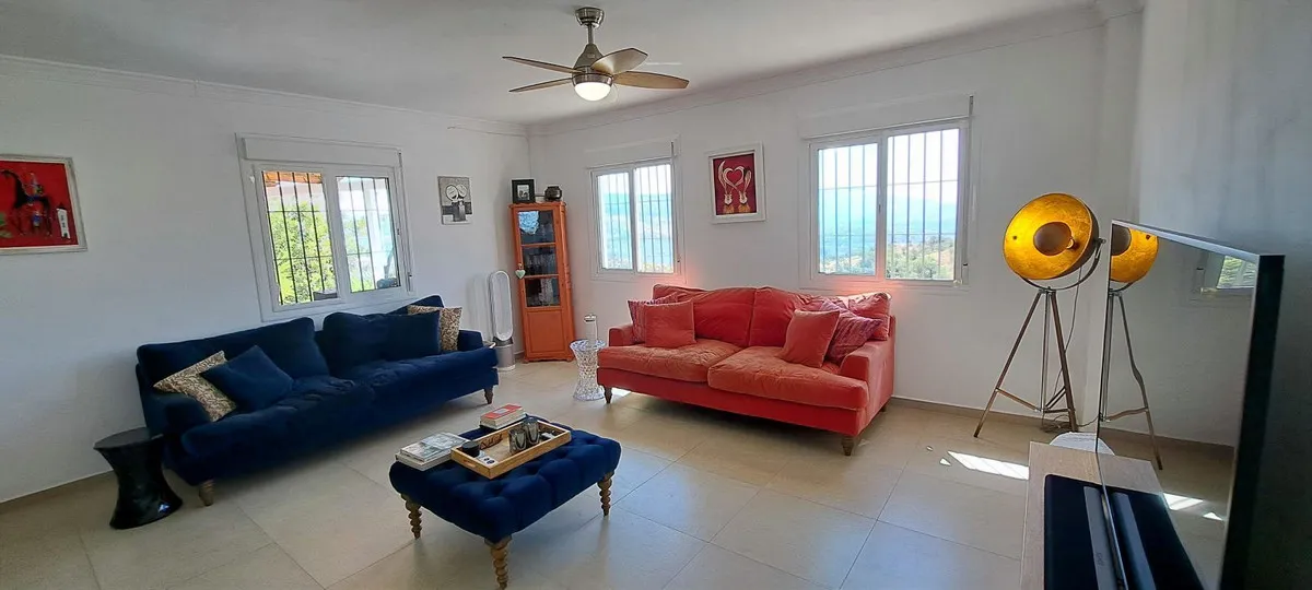 ad3d28a1-7f40-4820-a063-22e60921d338