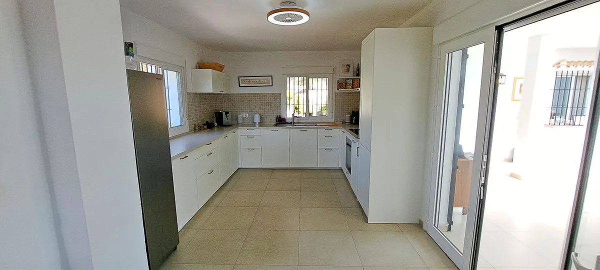 e0dbb2b4-cd16-4586-927c-d27e31fd6ef8