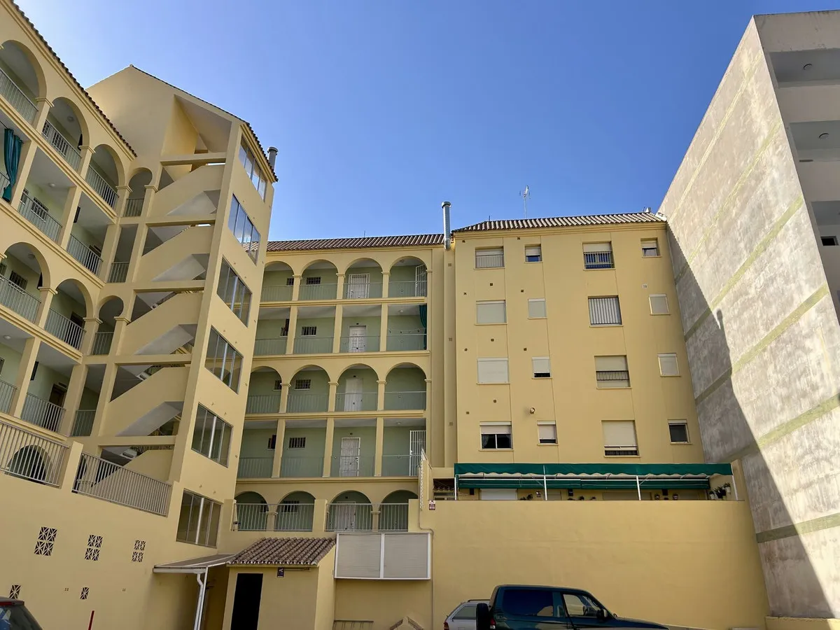 63481400-2ba0-4e40-9443-8873e43014cb