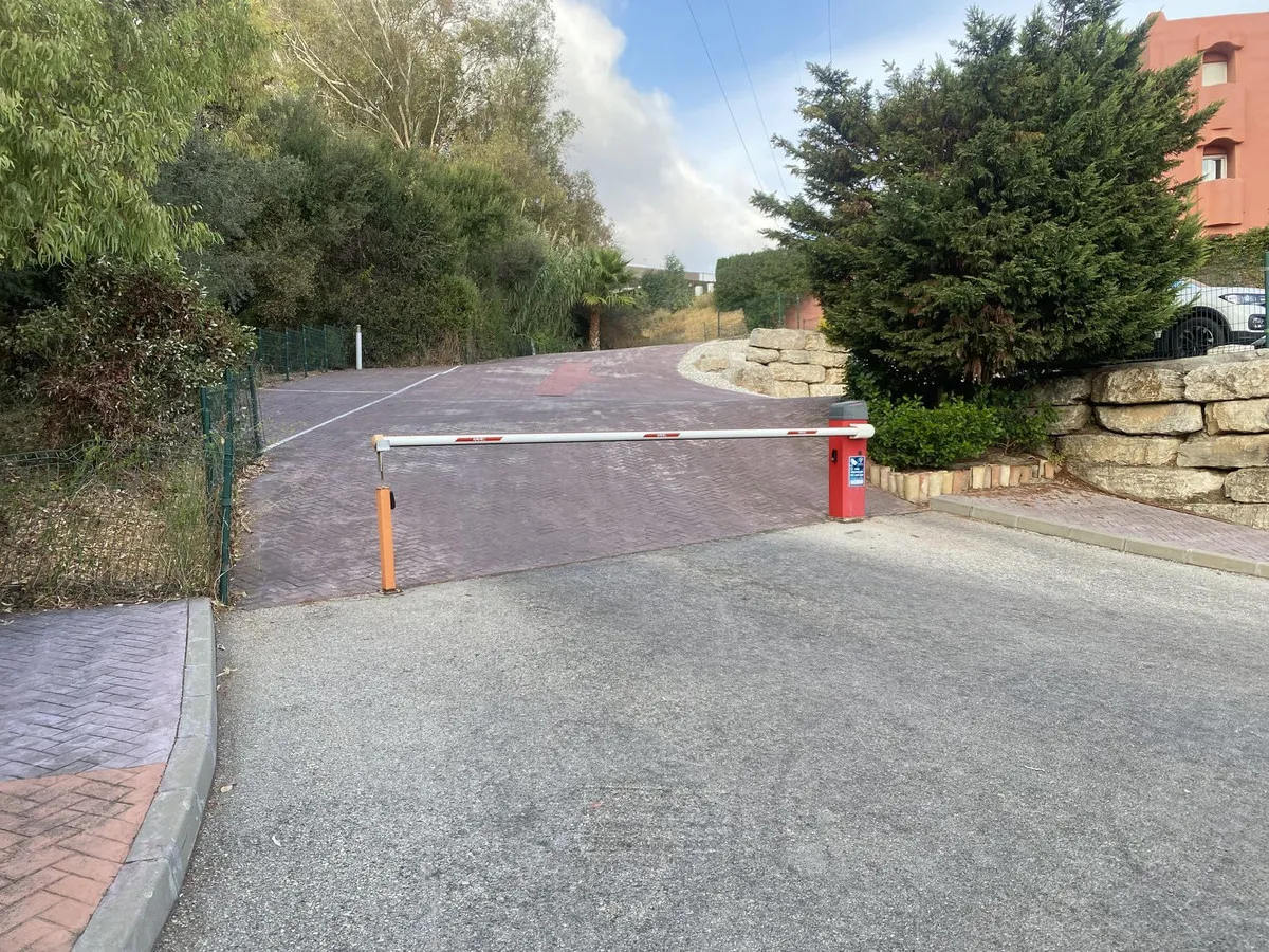 542c5dde-c95a-4885-8040-b80a98522b66