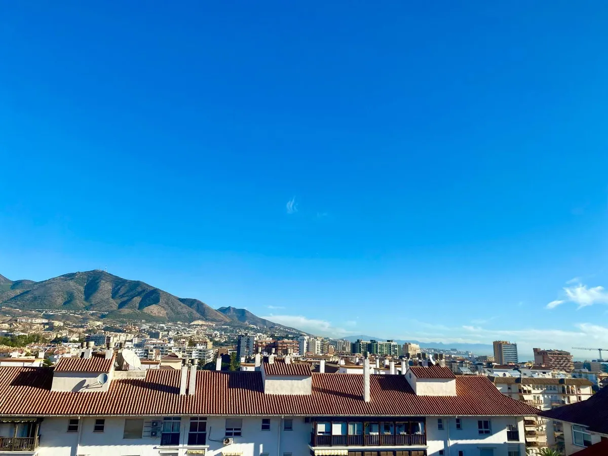 00b3284e-2eef-475e-854d-2d9042f94e29