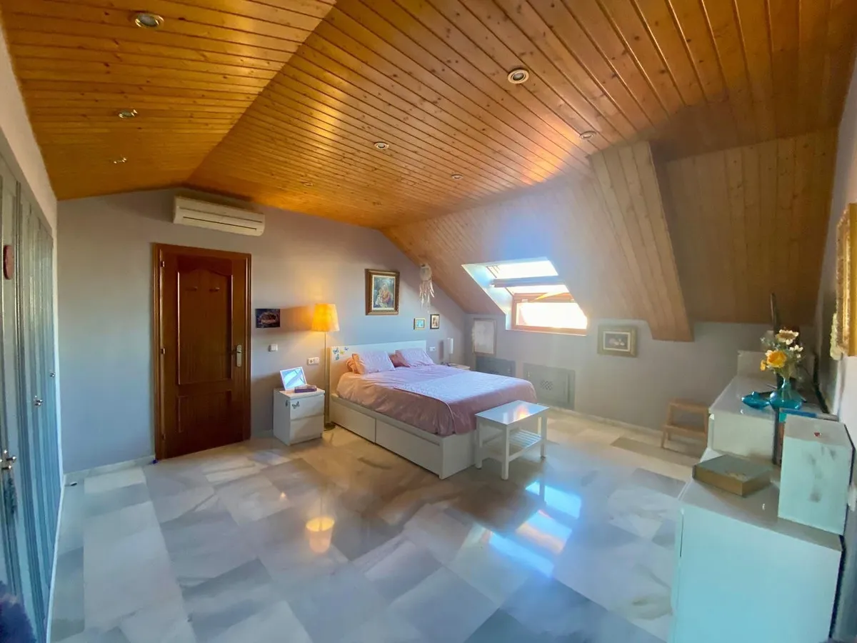 1adf4b7f-5933-43d3-9b53-27e90a40f8e2