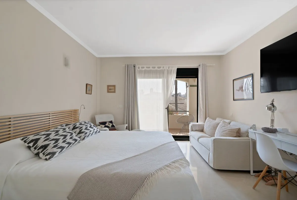 6cf07986-ce8a-4742-a5f6-6be83f332113