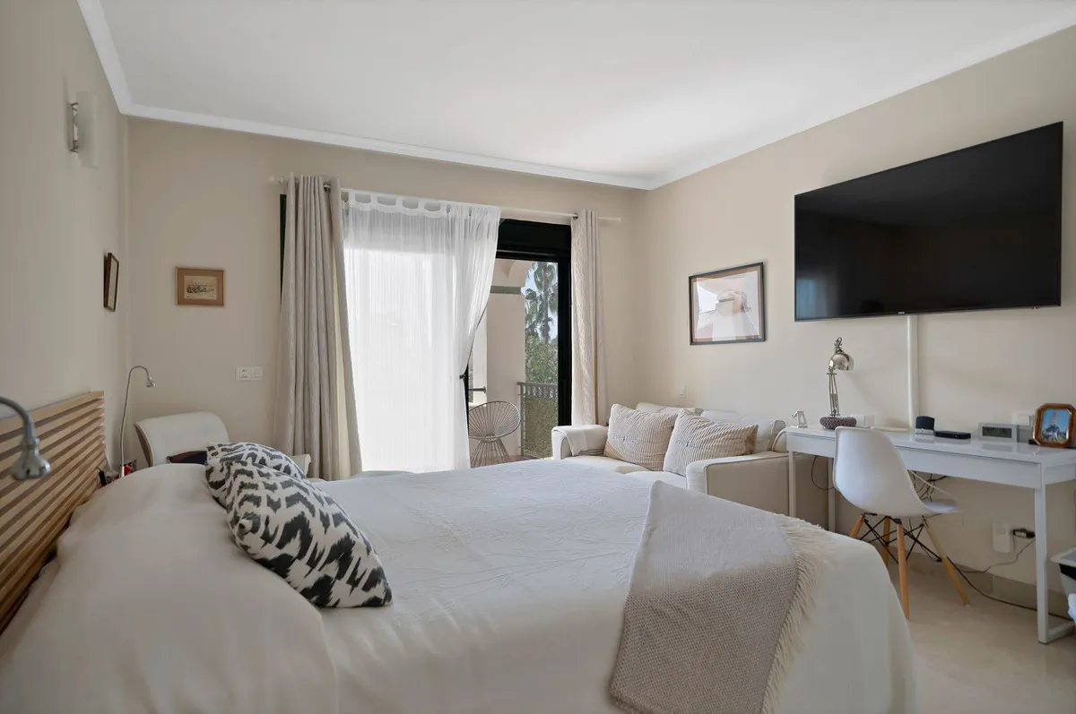 8f27bc1c-7004-47df-b156-b051b81d3ea6