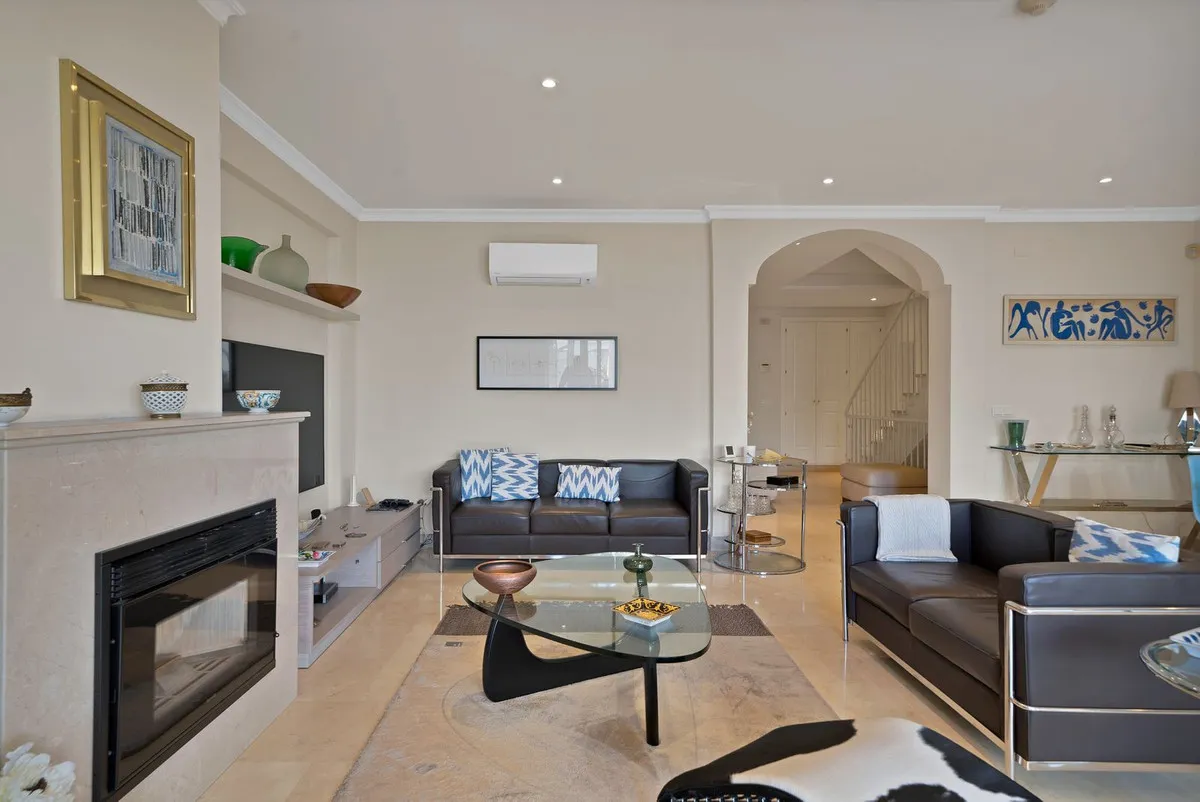 fc945f08-a3a3-4c62-a812-6e2104b0a8dc