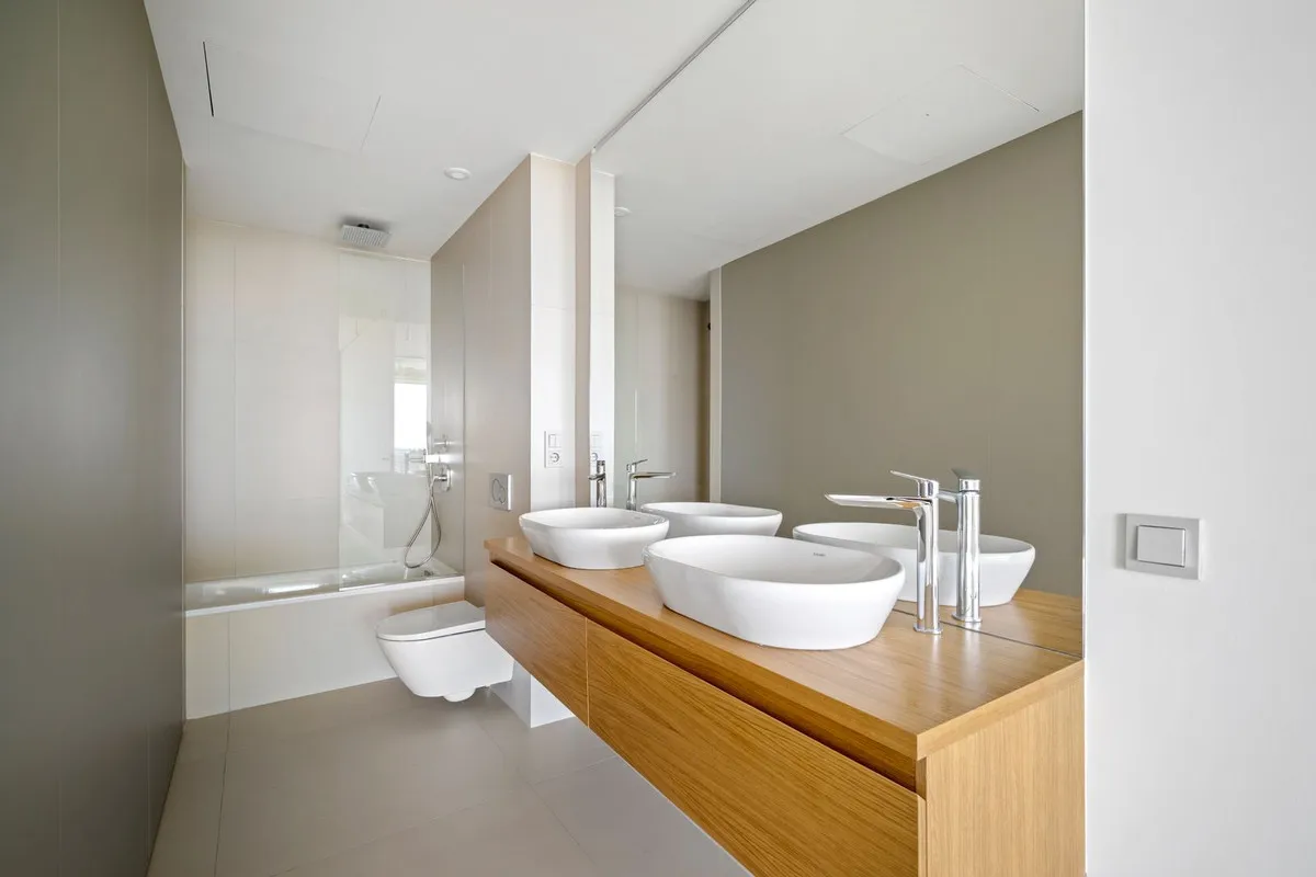 a671887e-0b8e-40e6-82b2-ac135b5295a2