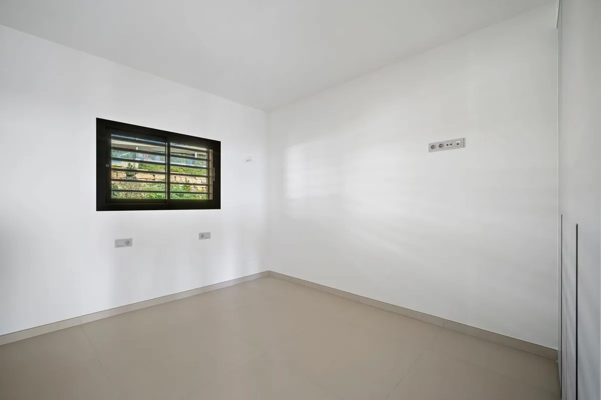 efef2db6-525a-4a31-9dde-511b3ba95f49